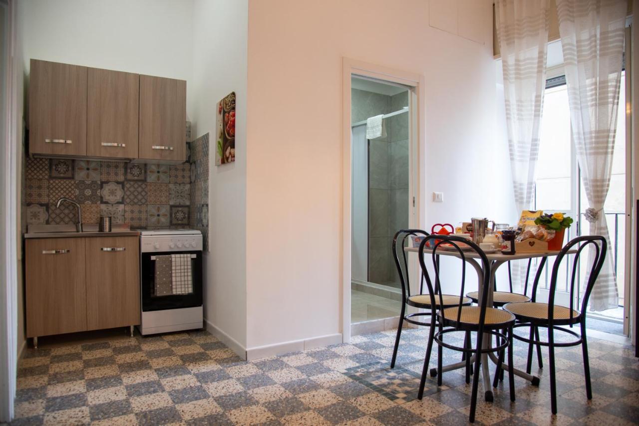 Domus Anticaglia By Domusextra Apartment Naples Exterior photo