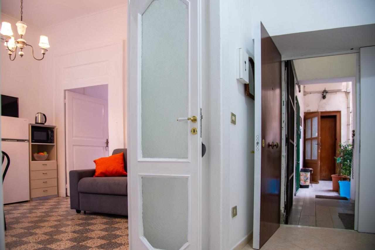 Domus Anticaglia By Domusextra Apartment Naples Exterior photo