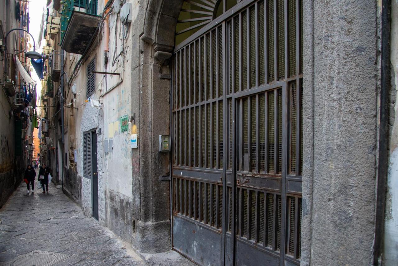 Domus Anticaglia By Domusextra Apartment Naples Exterior photo